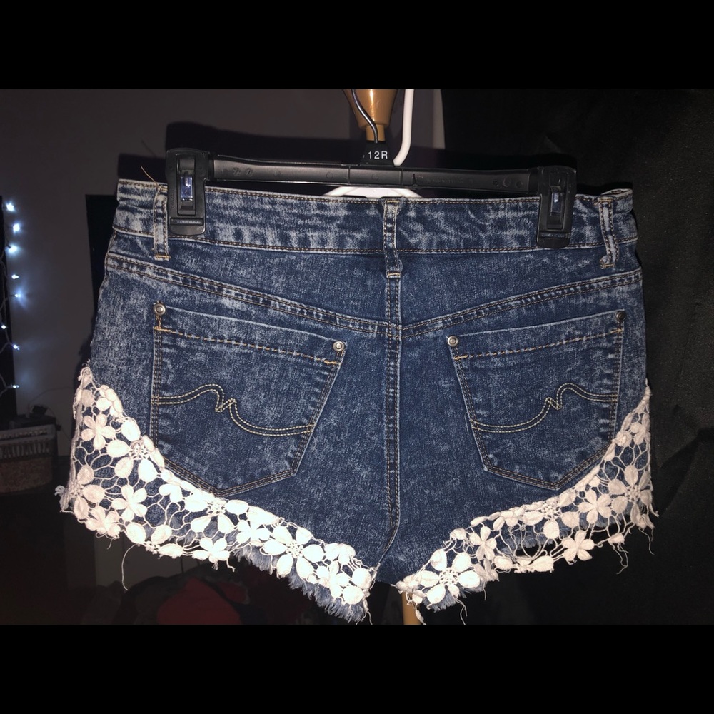 Shorts - Picture 3 of 3